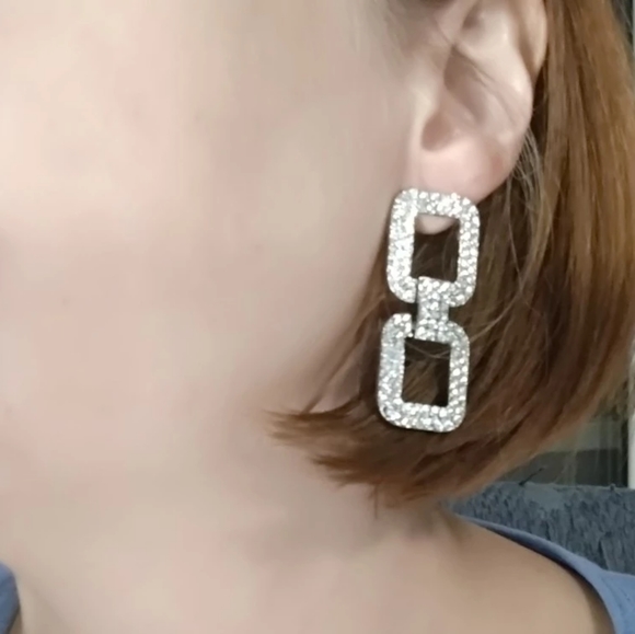💋3 for $49 • NEW GEOMETRIC RHINESTONES DROP EARRINGS - Picture 4 of 4